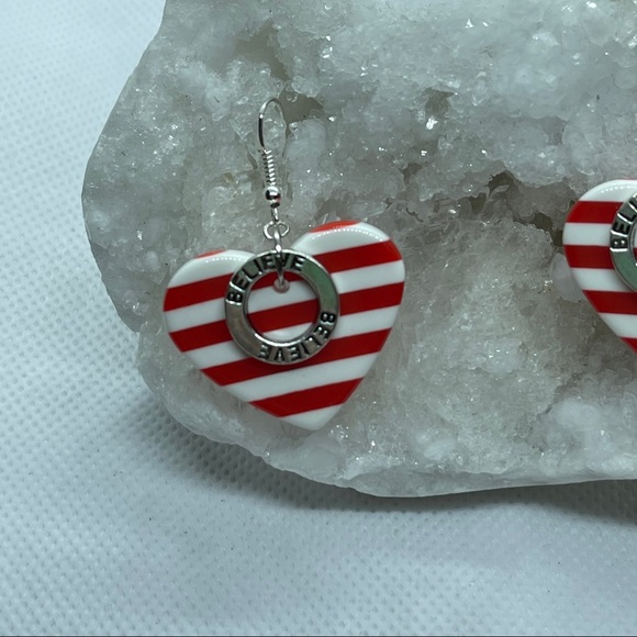 Handmade Candy Cane Heart earrings! - Picture 2 of 3